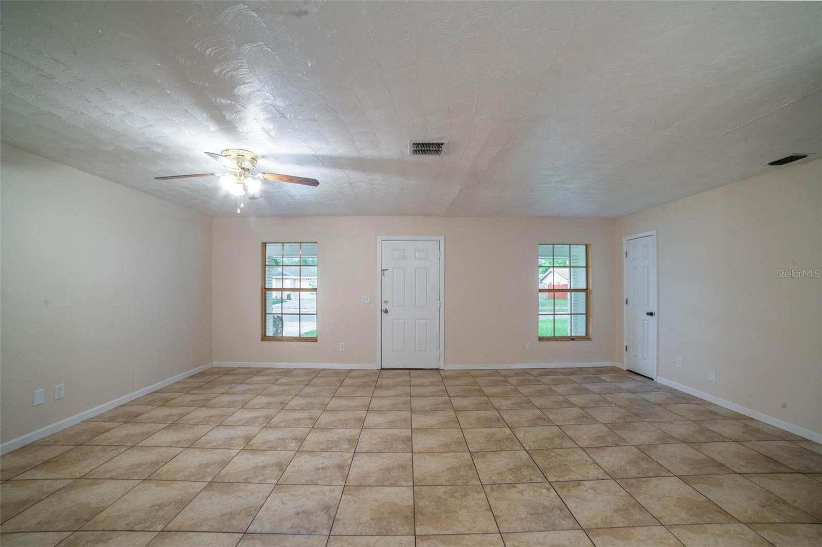 377 Jefferson Dr Property Photo 11