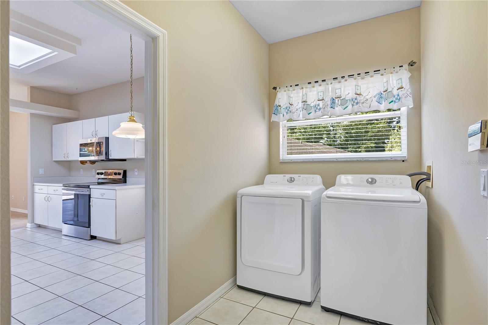 4065 Kingsley St Property Photo 12