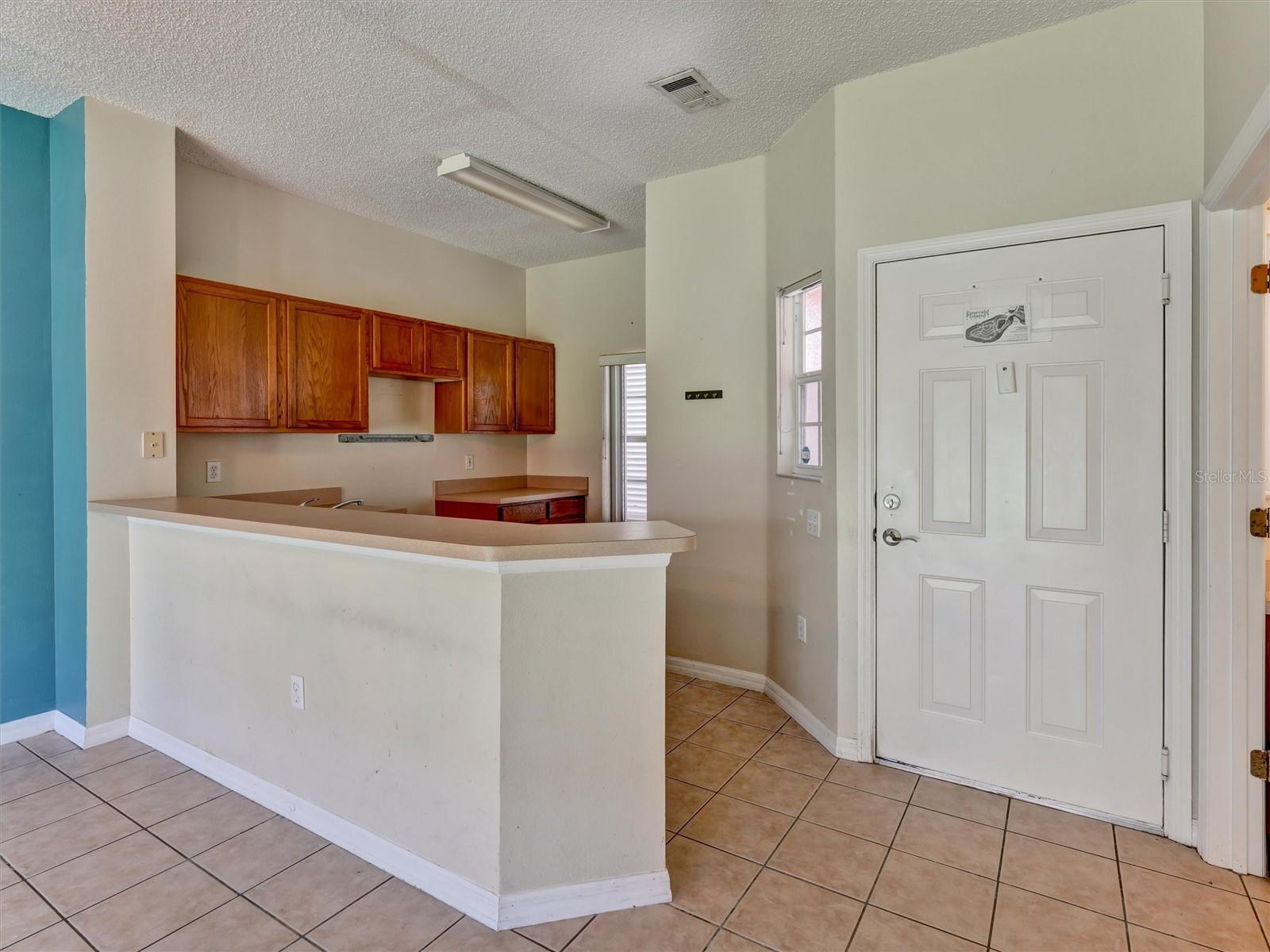 8407 Blue Lagoon Dr Property Photo 5