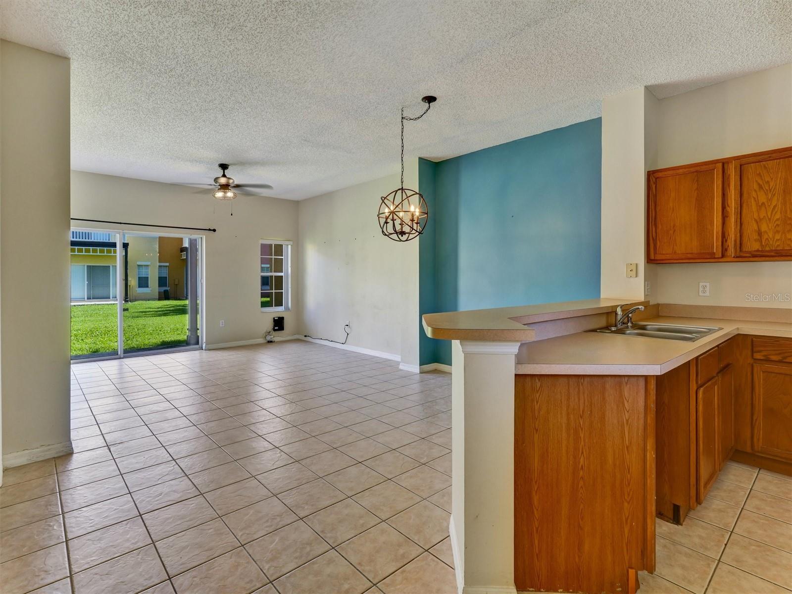 8407 Blue Lagoon Dr Property Photo 6
