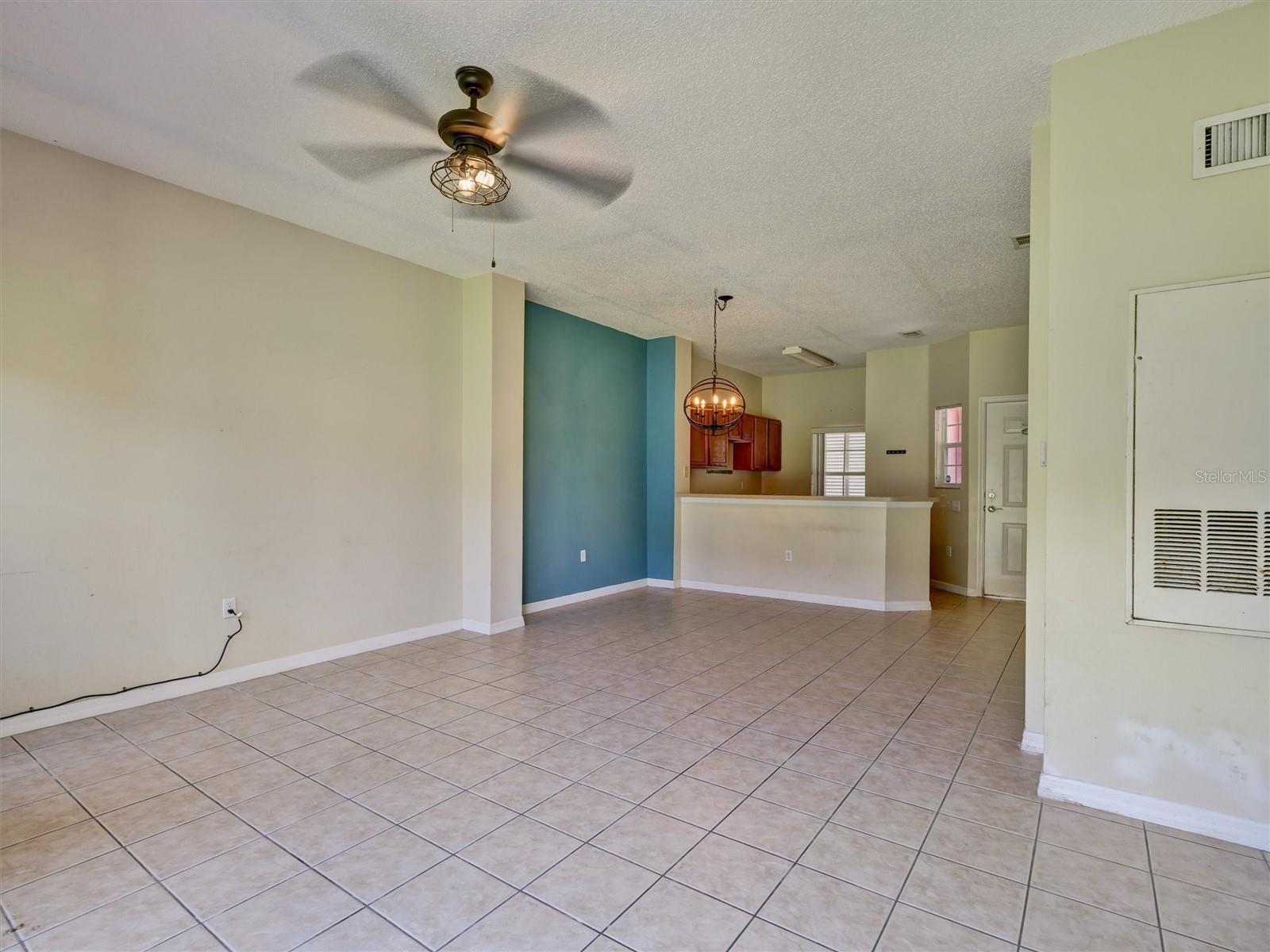 8407 Blue Lagoon Dr Property Photo 7