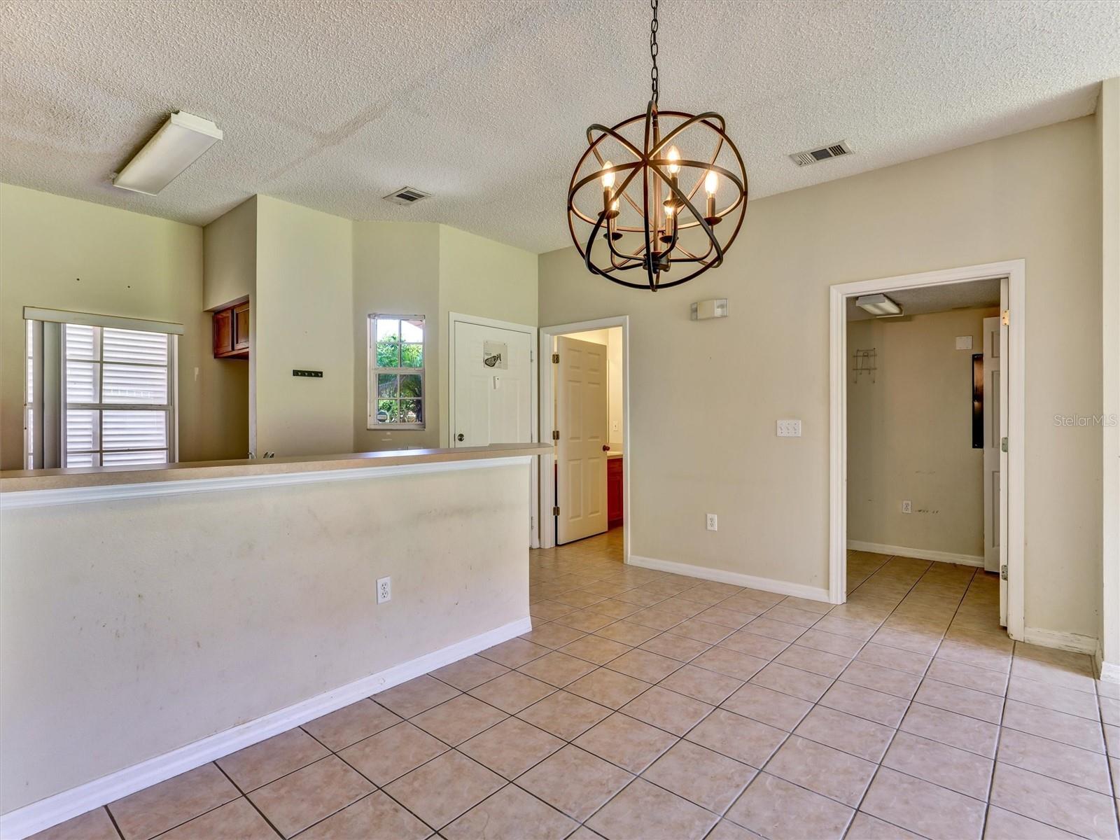 8407 Blue Lagoon Dr Property Photo 9