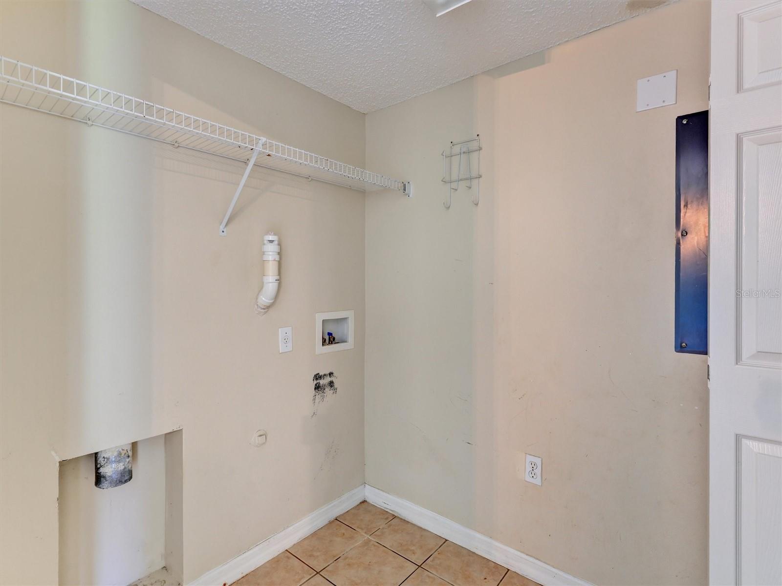 8407 Blue Lagoon Dr Property Photo 12