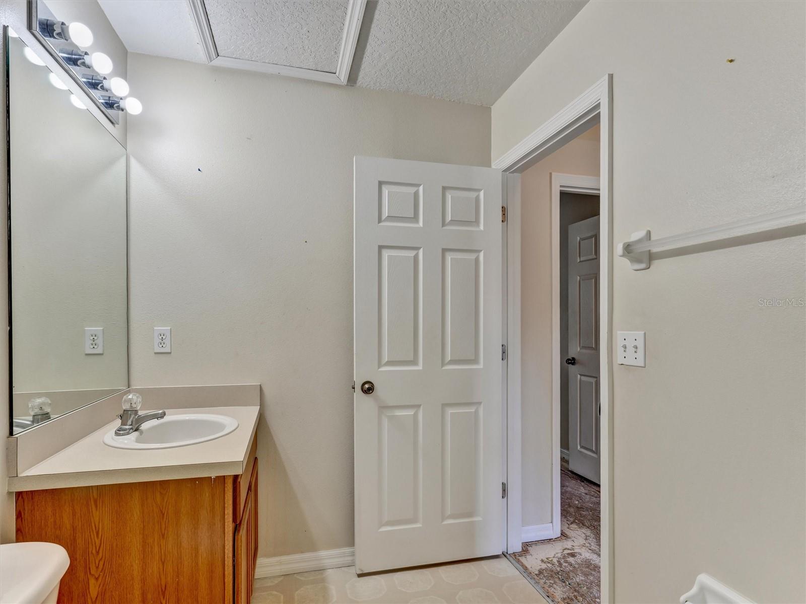 8407 Blue Lagoon Dr Property Photo 25