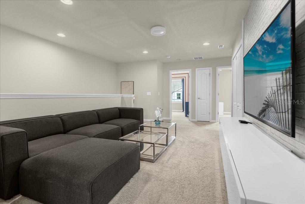 2413 Dubai St Property Photo 11