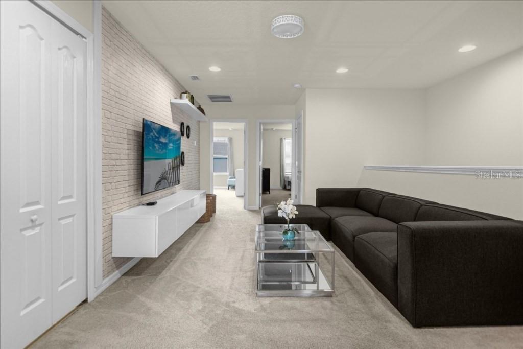 2413 Dubai St Property Photo 12