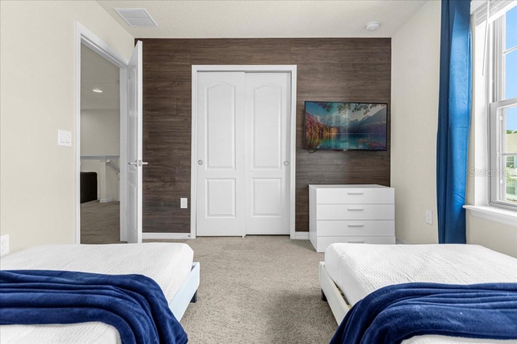 2413 Dubai St Property Photo 17