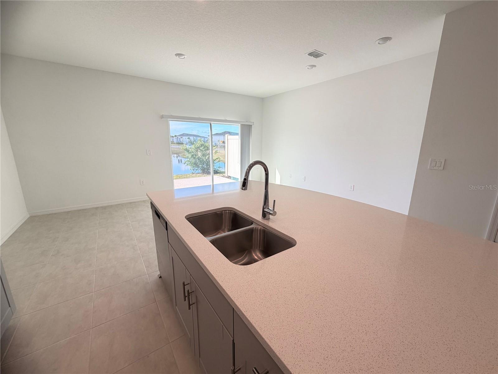 2212 Portrait St Property Photo 13