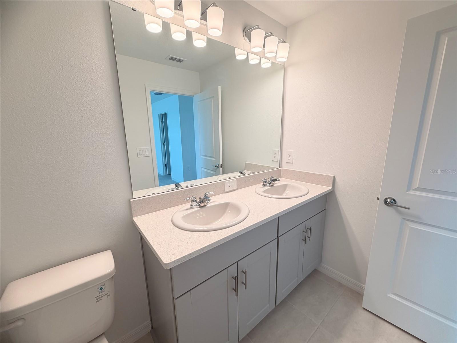2212 Portrait St Property Photo 18