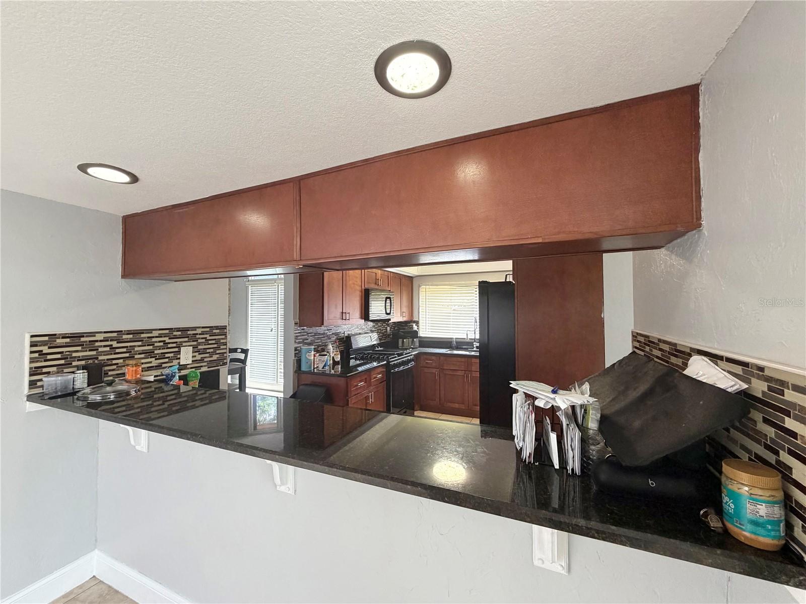 6 Robyn Ln Property Photo 6