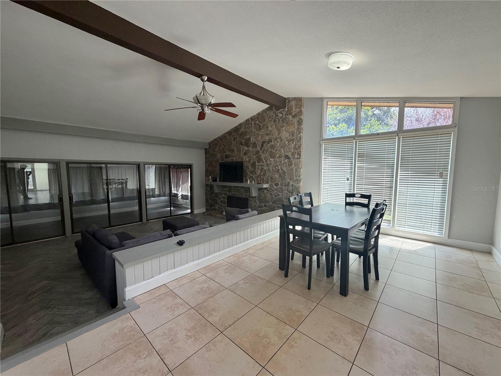 6 Robyn Ln Property Photo 10