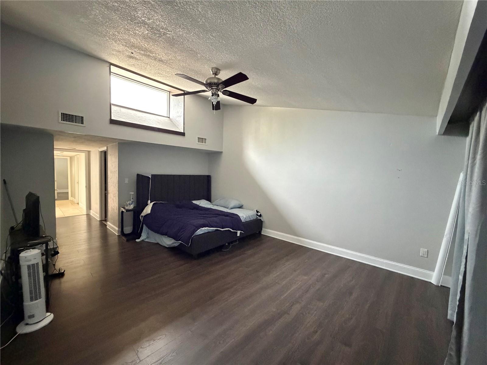 6 Robyn Ln Property Photo 16