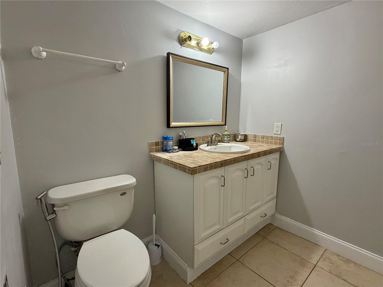 6 Robyn Ln Property Photo 20
