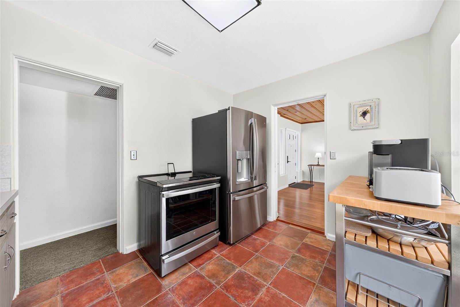 2361 Roxbury Rd Property Photo 14