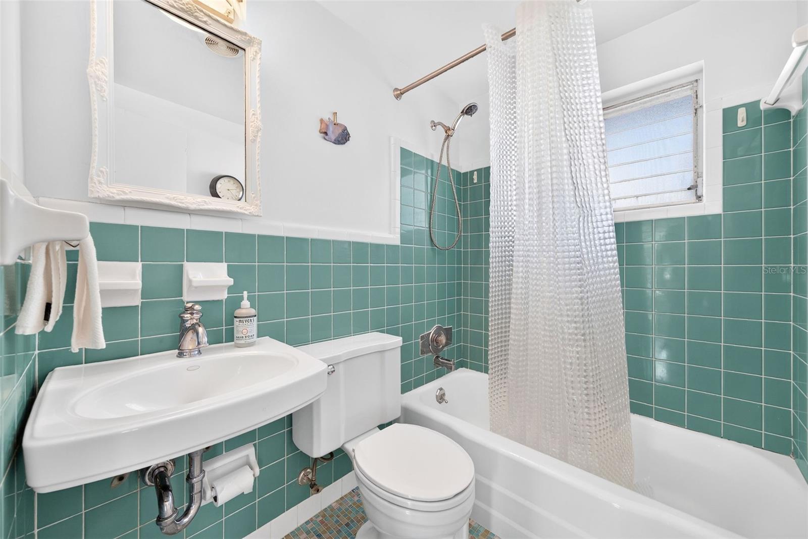 2361 Roxbury Rd Property Photo 21