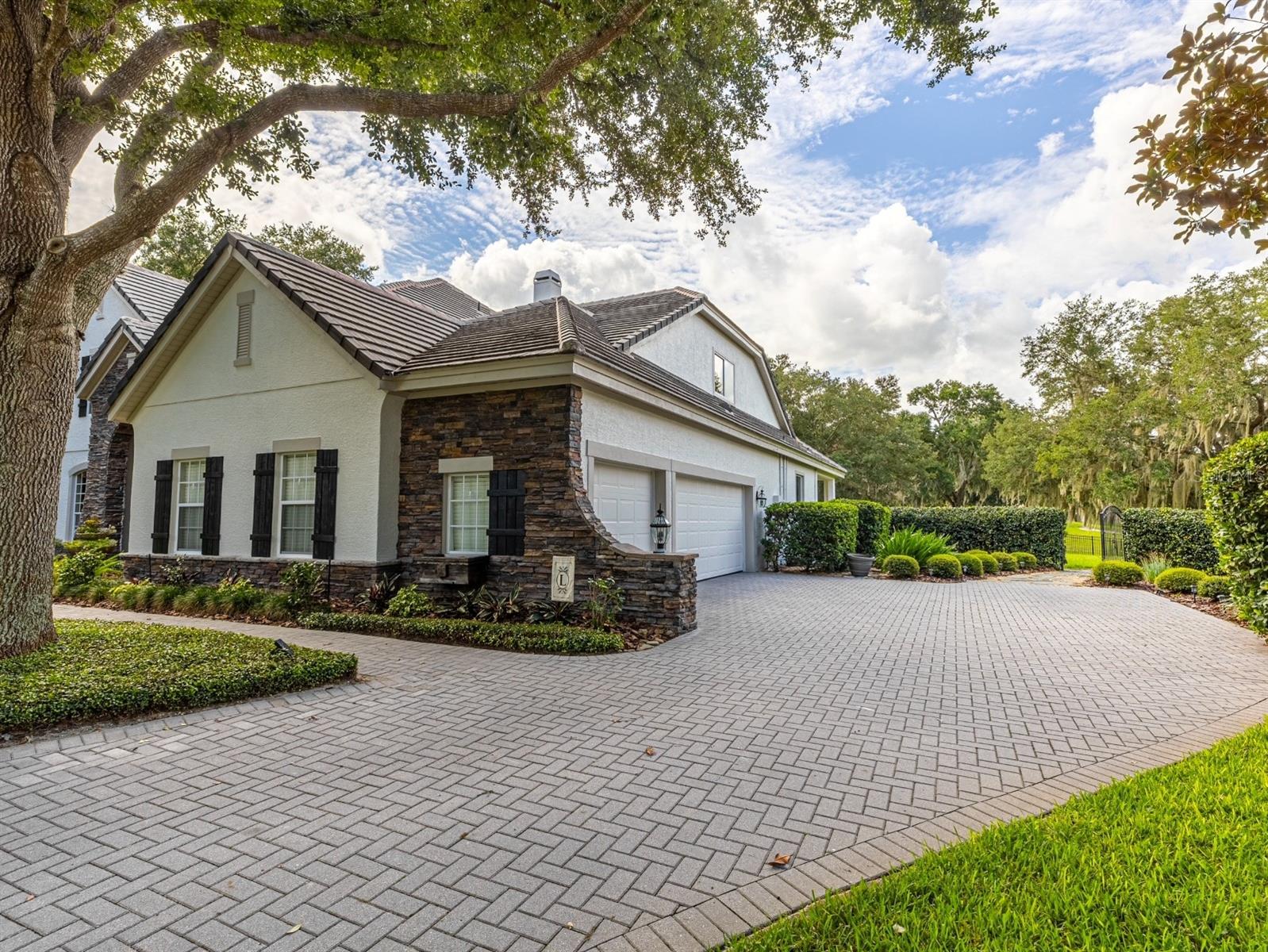 25846 Feather Ridge Ln Property Photo 3