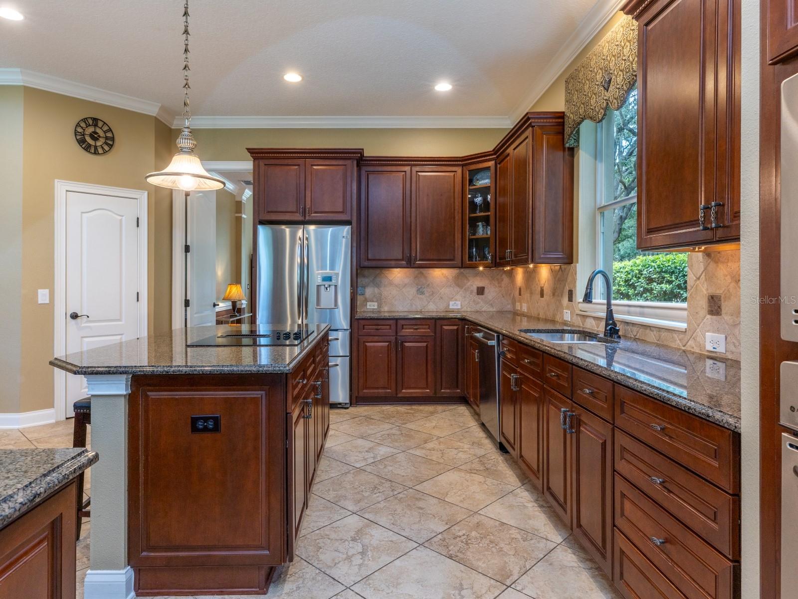 25846 Feather Ridge Ln Property Photo 14