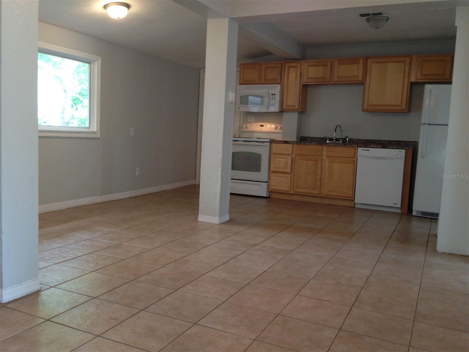 1328 Cloverlawn Ave #b Property Photo 4