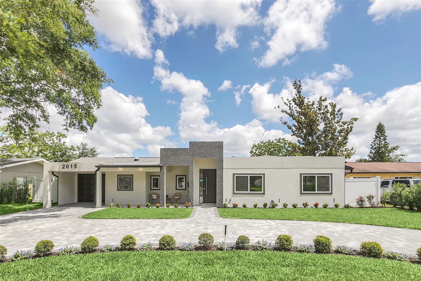 2015 Summerfield Rd Property Photo 1