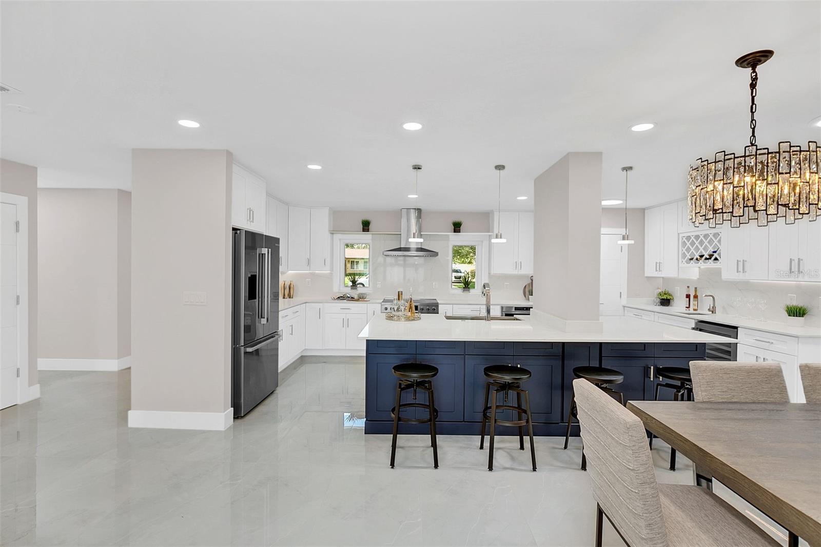 2015 Summerfield Rd Property Photo 8
