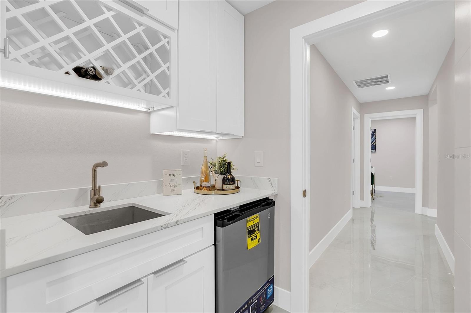 2015 Summerfield Rd Property Photo 14