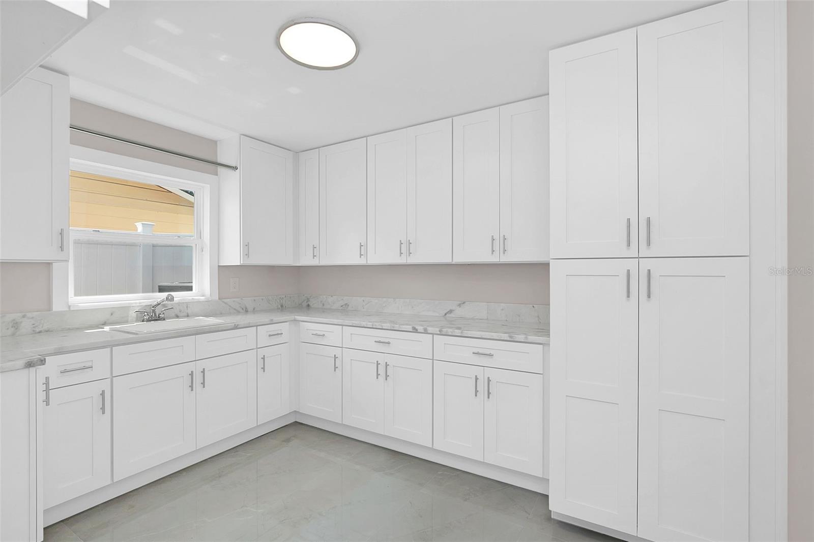 2015 Summerfield Rd Property Photo 15