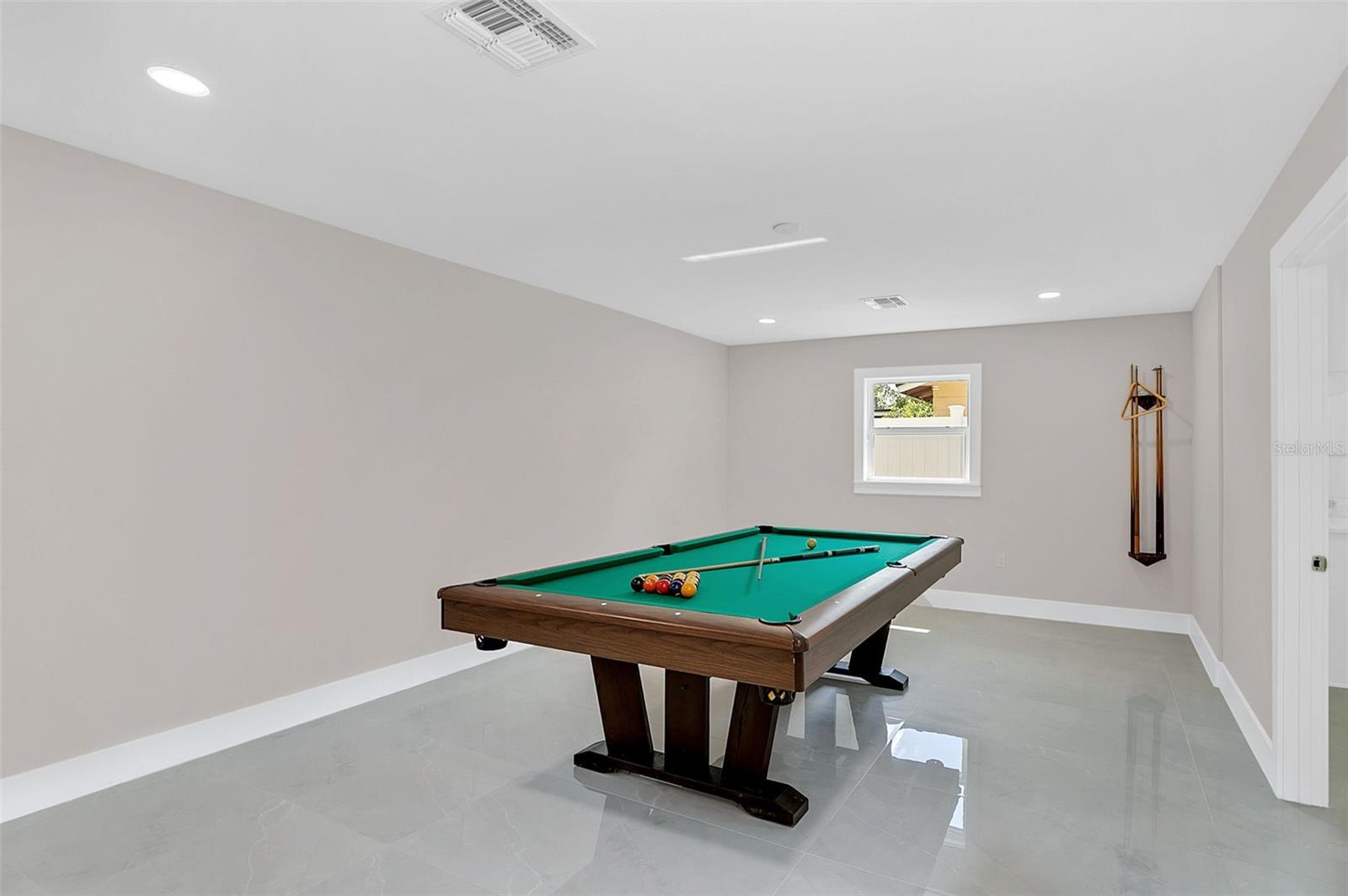 2015 Summerfield Rd Property Photo 16