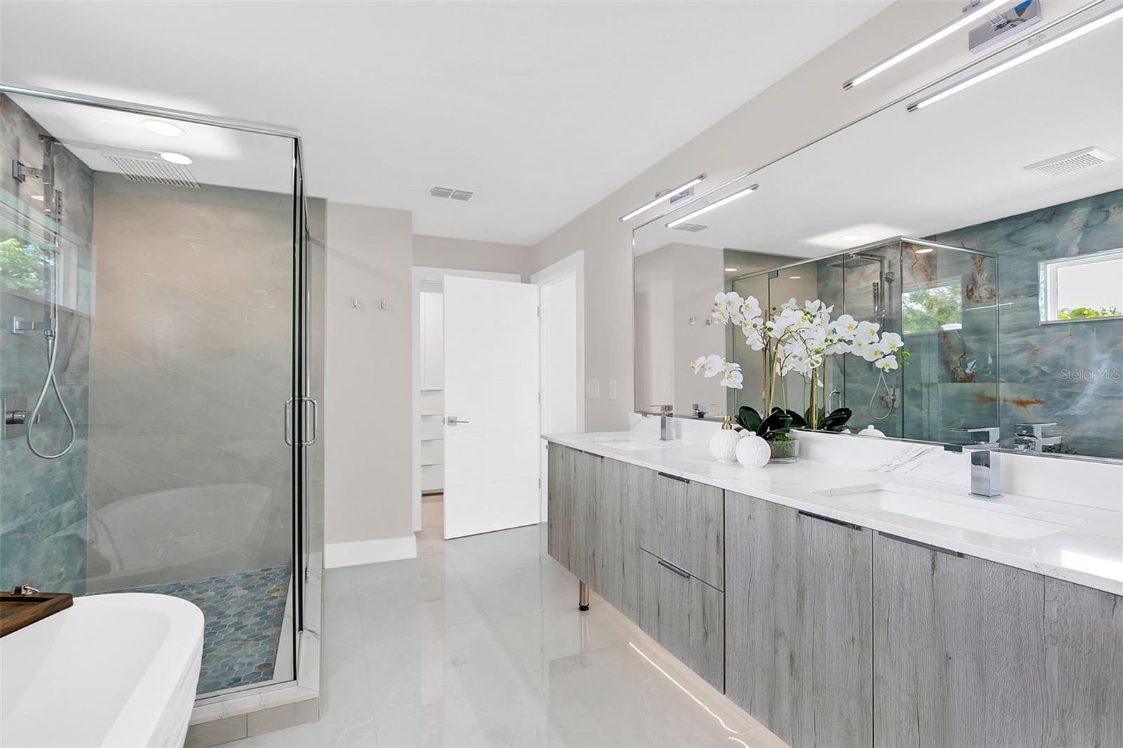 2015 Summerfield Rd Property Photo 20