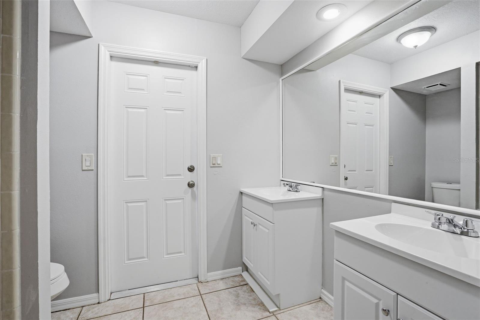 733 Swaying Palm Dr Property Photo 32