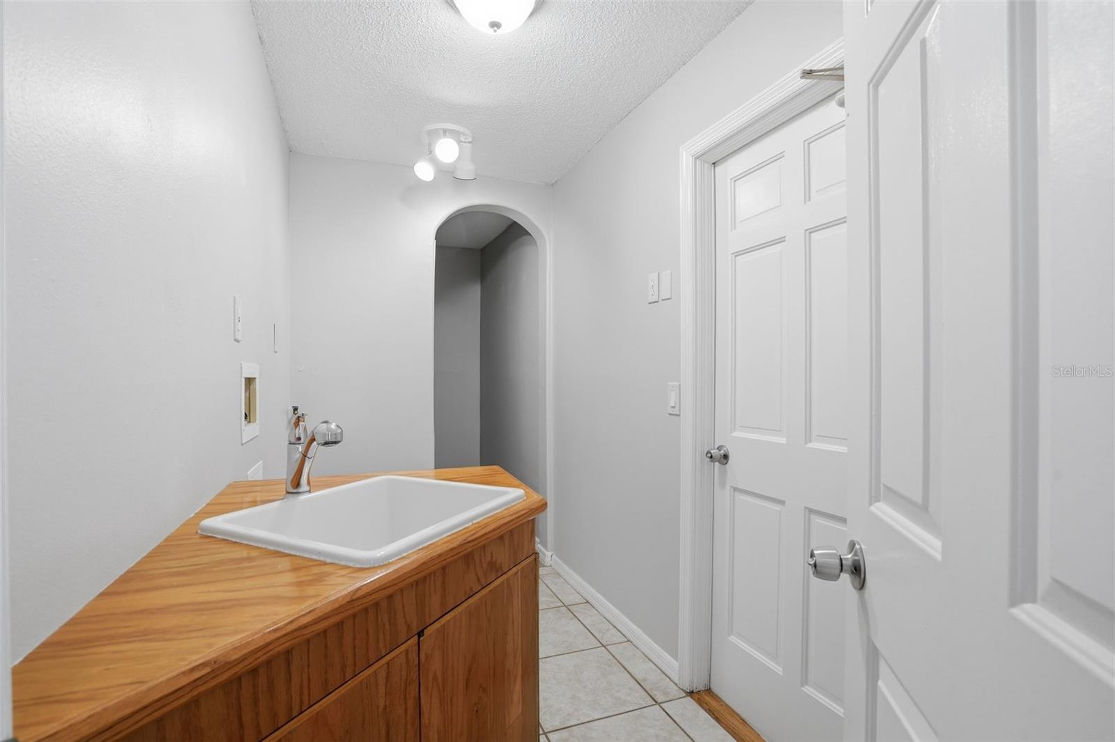 733 Swaying Palm Dr Property Photo 33