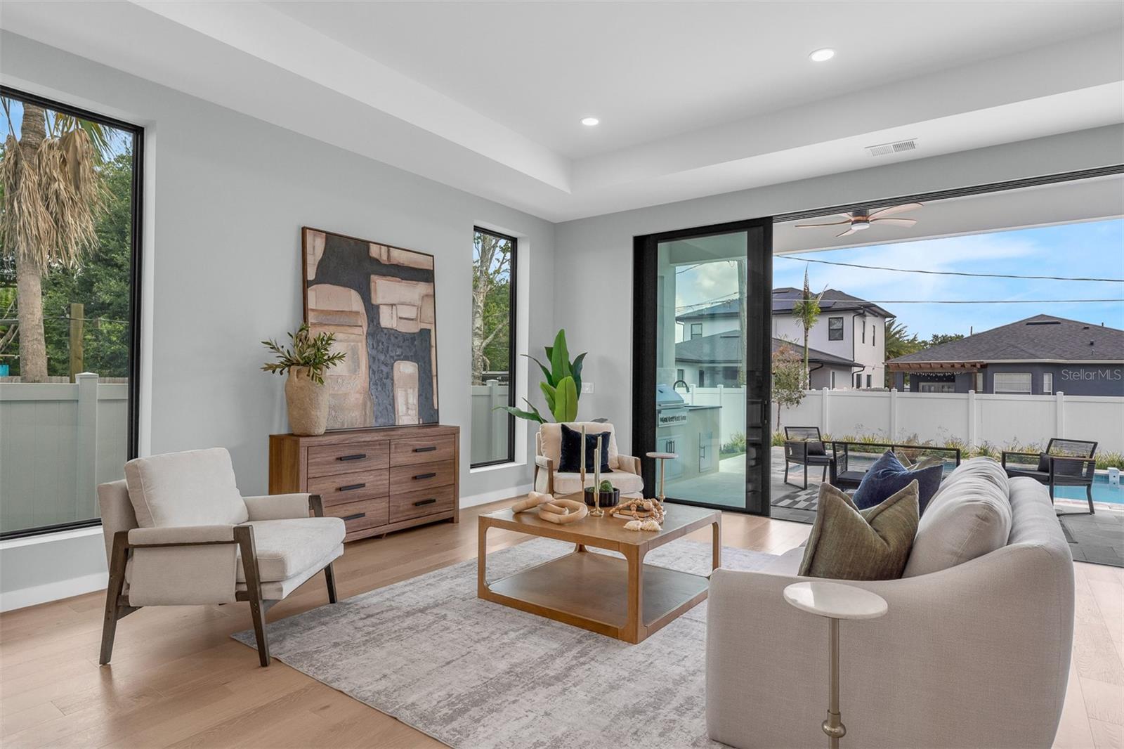 9 E Steele St Property Photo 2