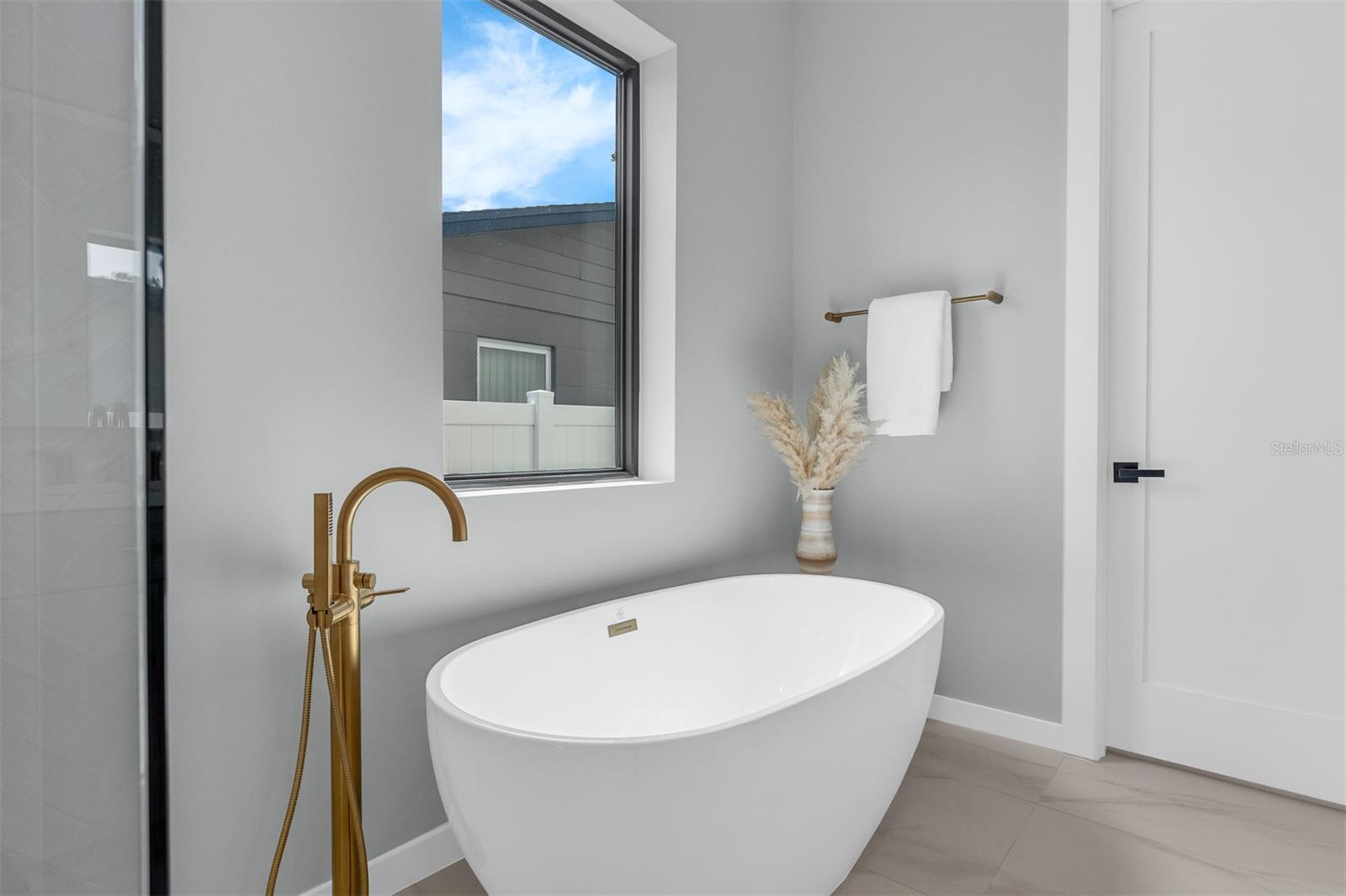 9 E Steele St Property Photo 34