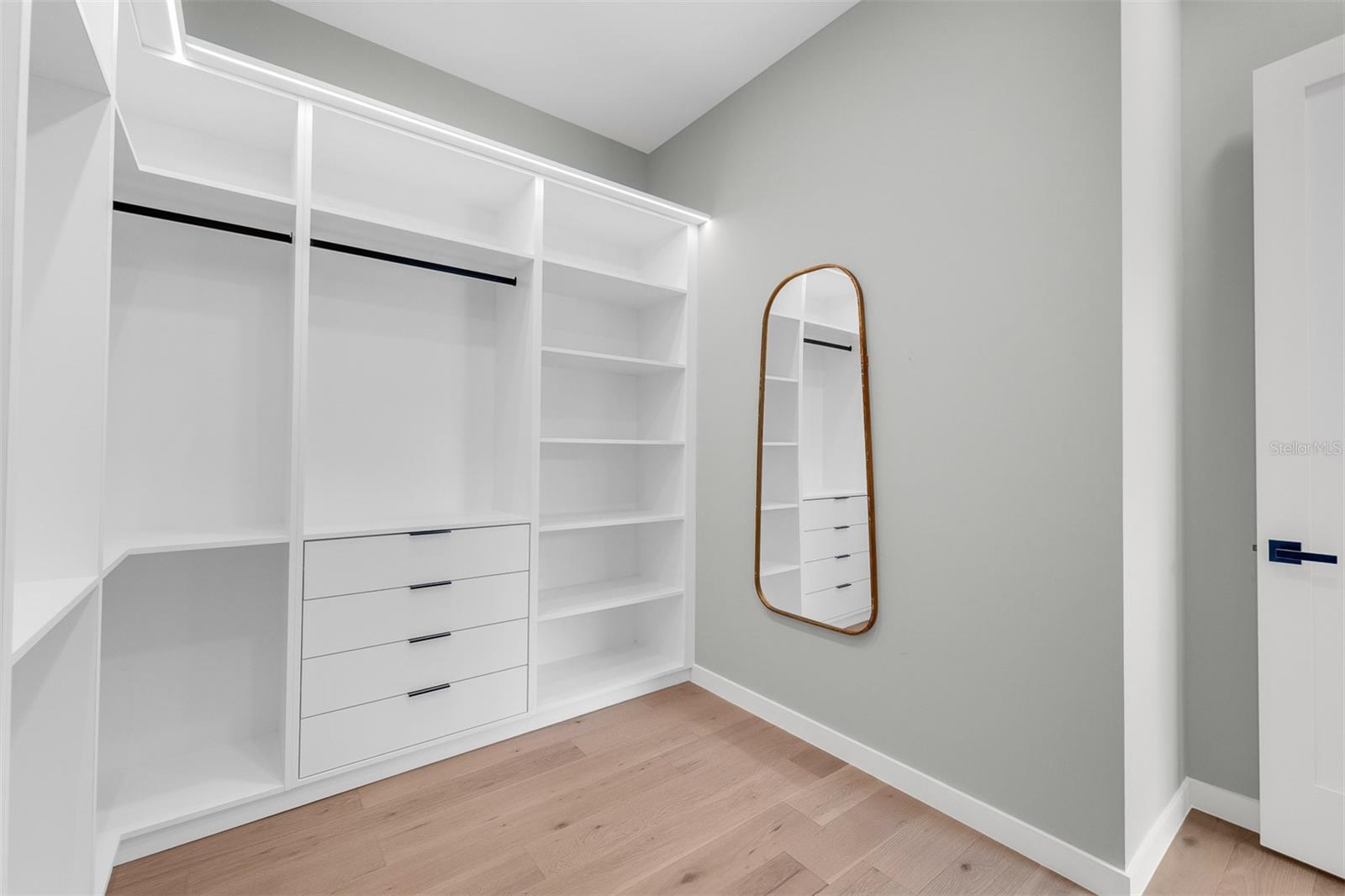 9 E Steele St Property Photo 38