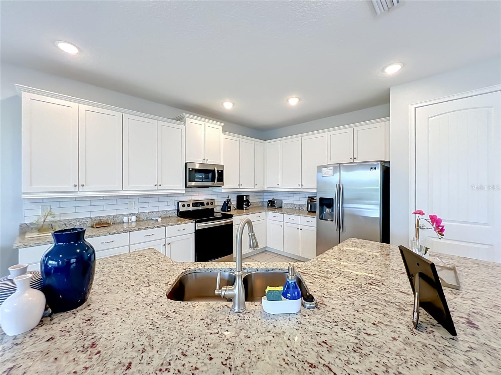 272 Southfield St Property Photo 11