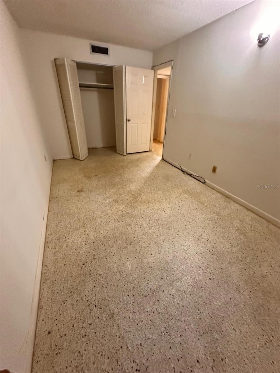 305 E Dakin Ave #11 Property Photo 6