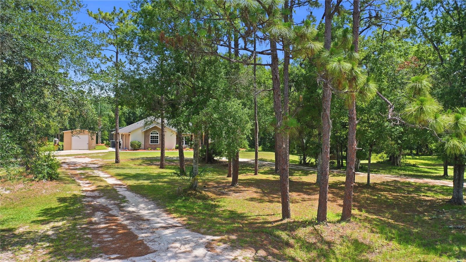 19113 Quinlan St Property Photo 7