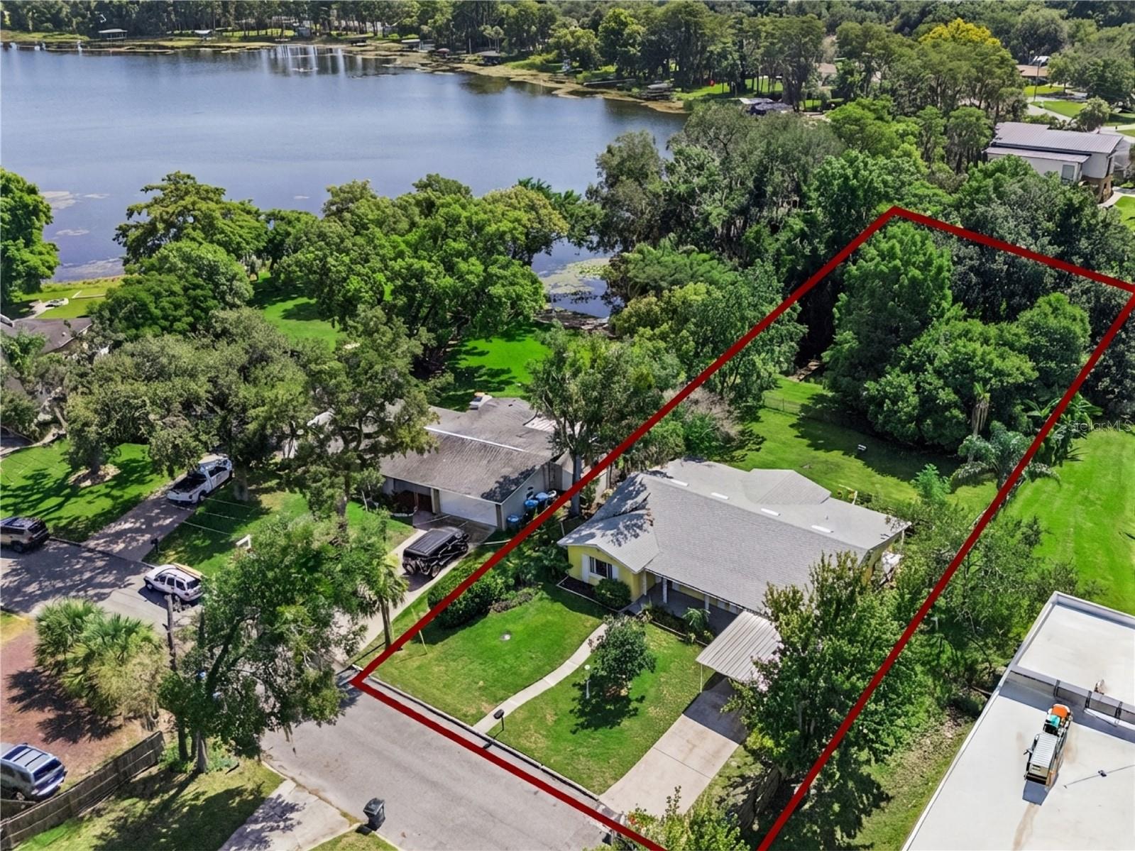 1003 Lake Bell Dr Property Photo 2