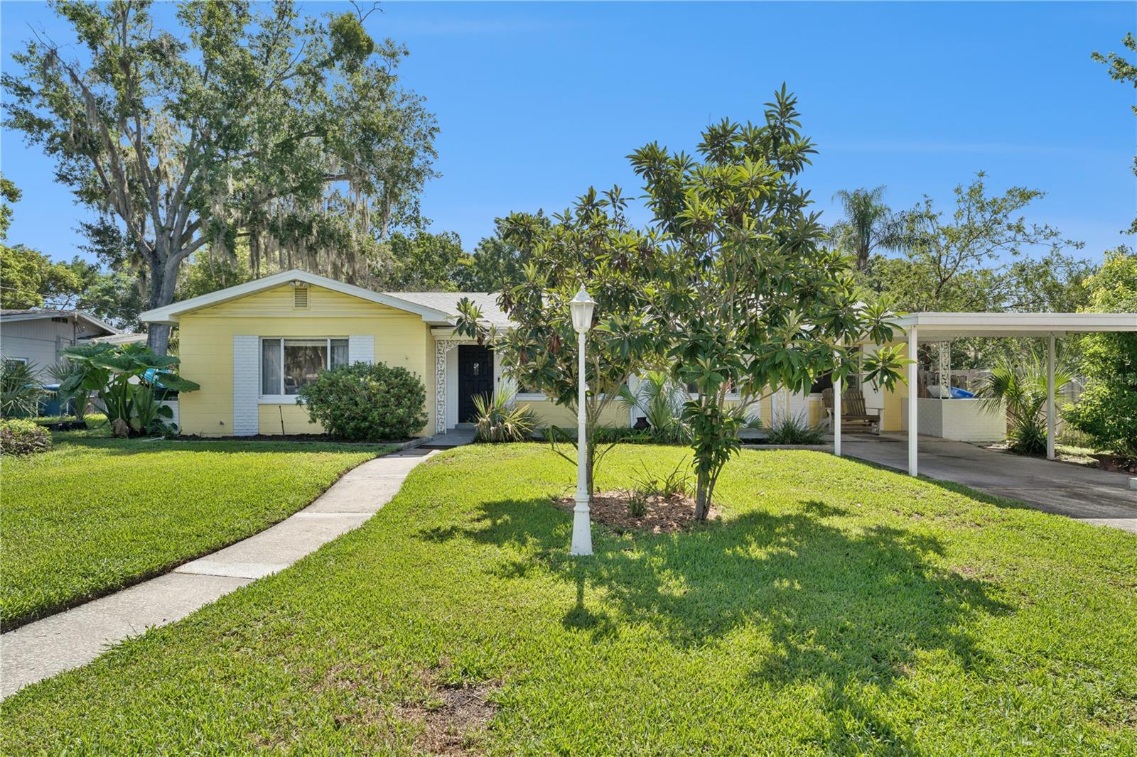1003 Lake Bell Dr Property Photo 4