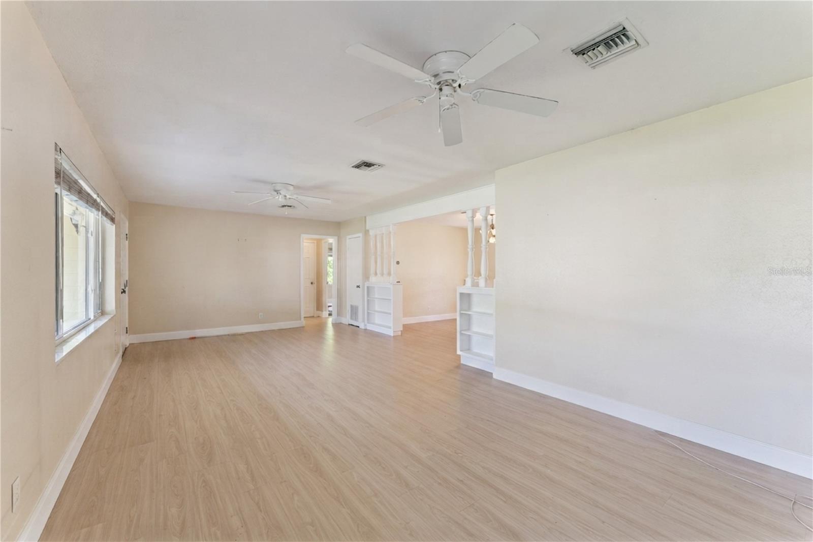 1003 Lake Bell Dr Property Photo 6