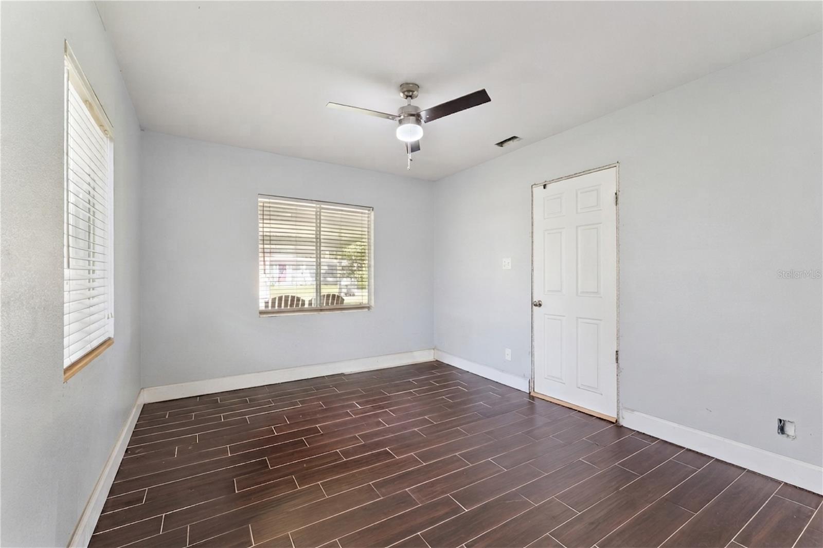1003 Lake Bell Dr Property Photo 10