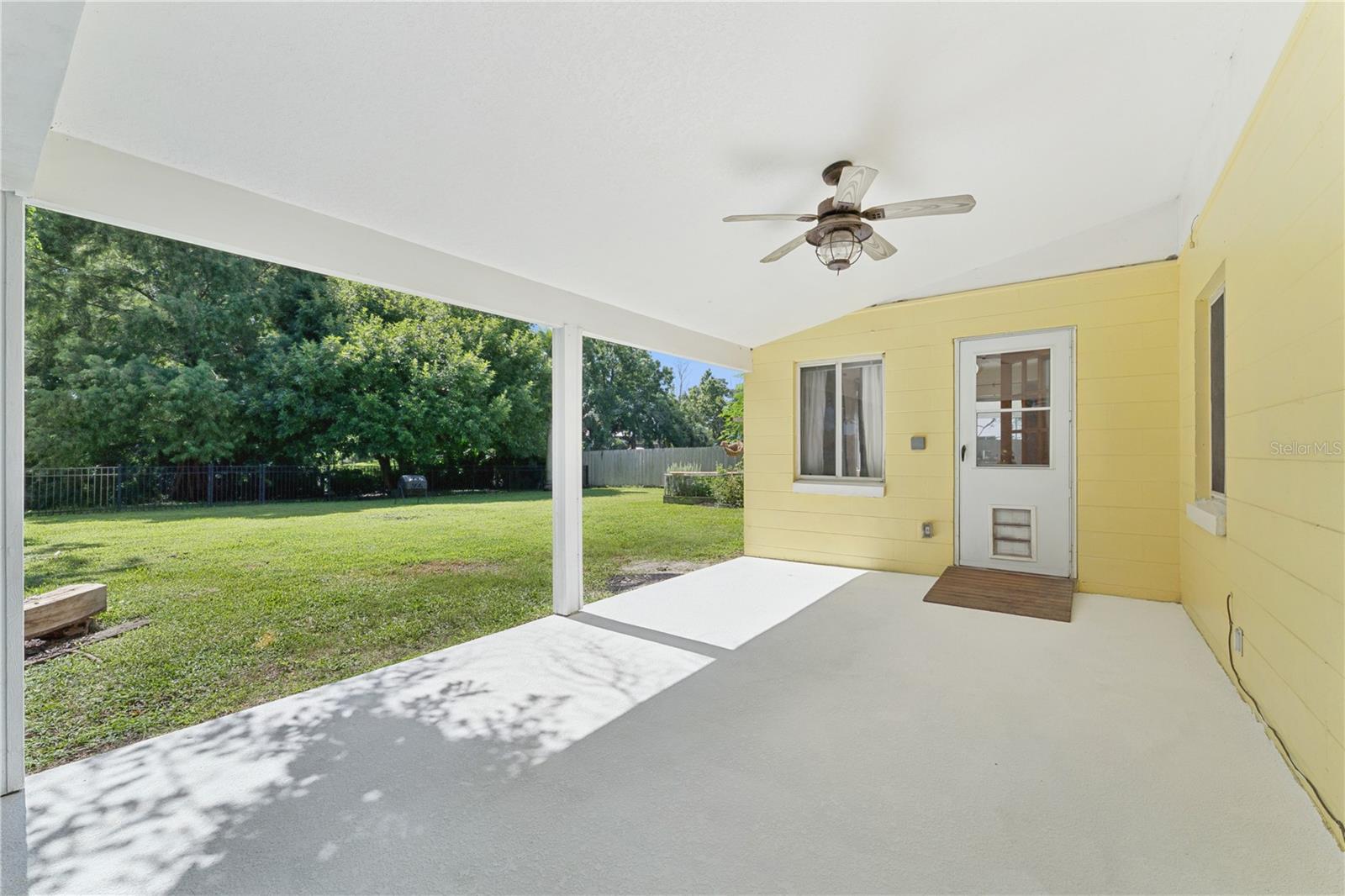 1003 Lake Bell Dr Property Photo 18