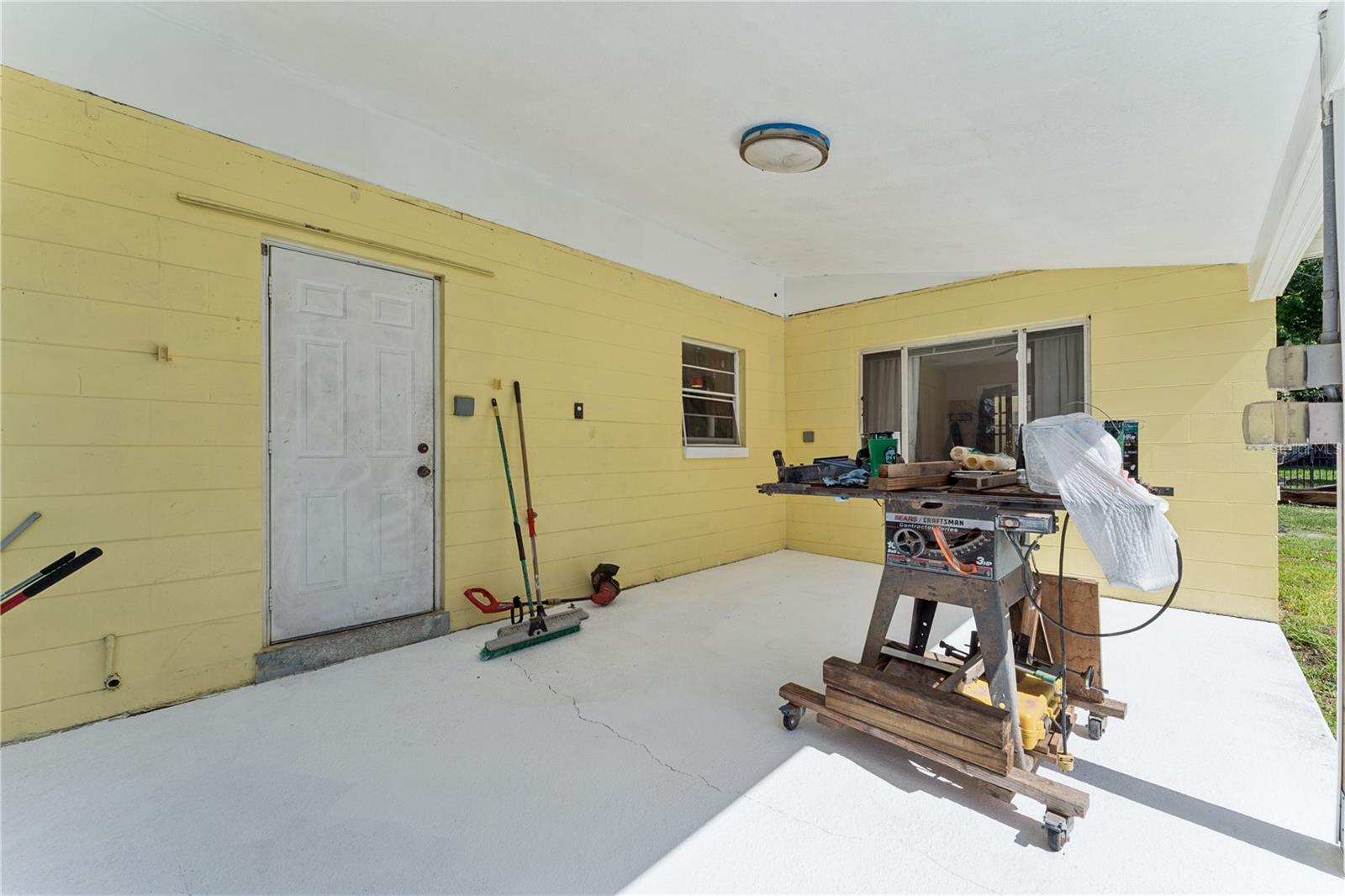 1003 Lake Bell Dr Property Photo 19