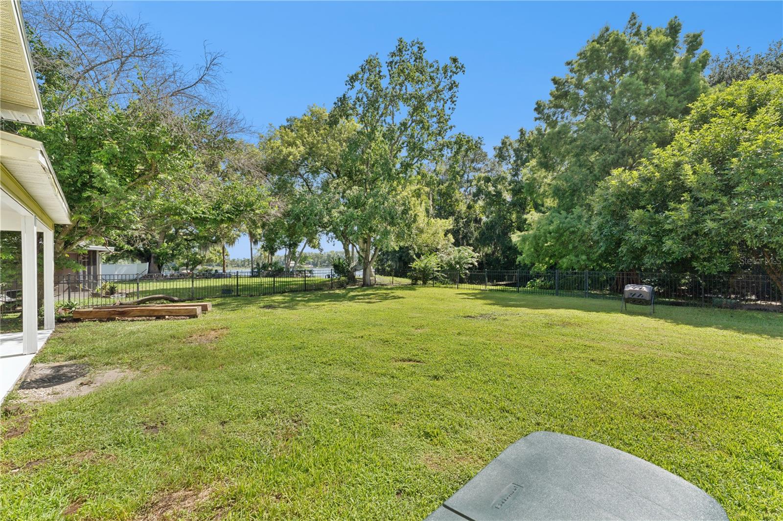 1003 Lake Bell Dr Property Photo 20