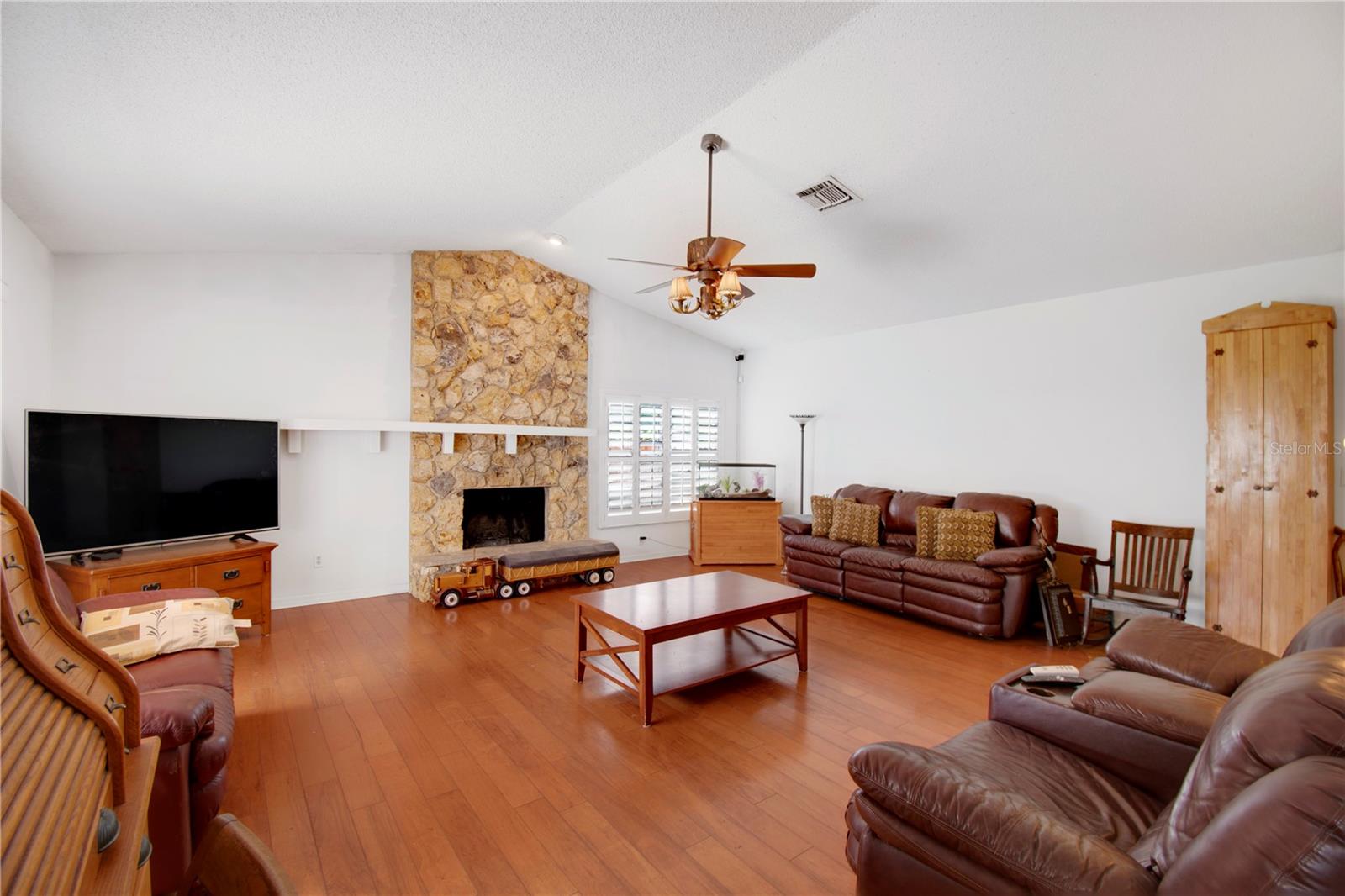 8628 Granada Blvd Property Photo 6