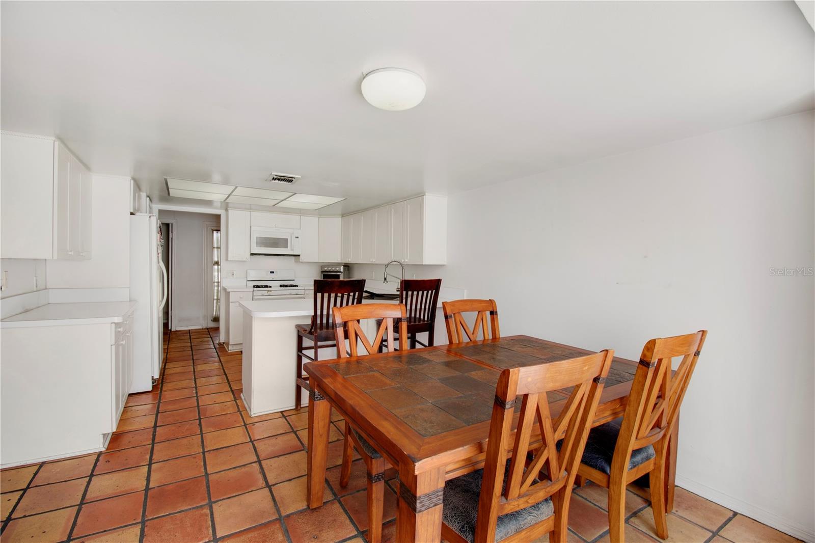 8628 Granada Blvd Property Photo 14