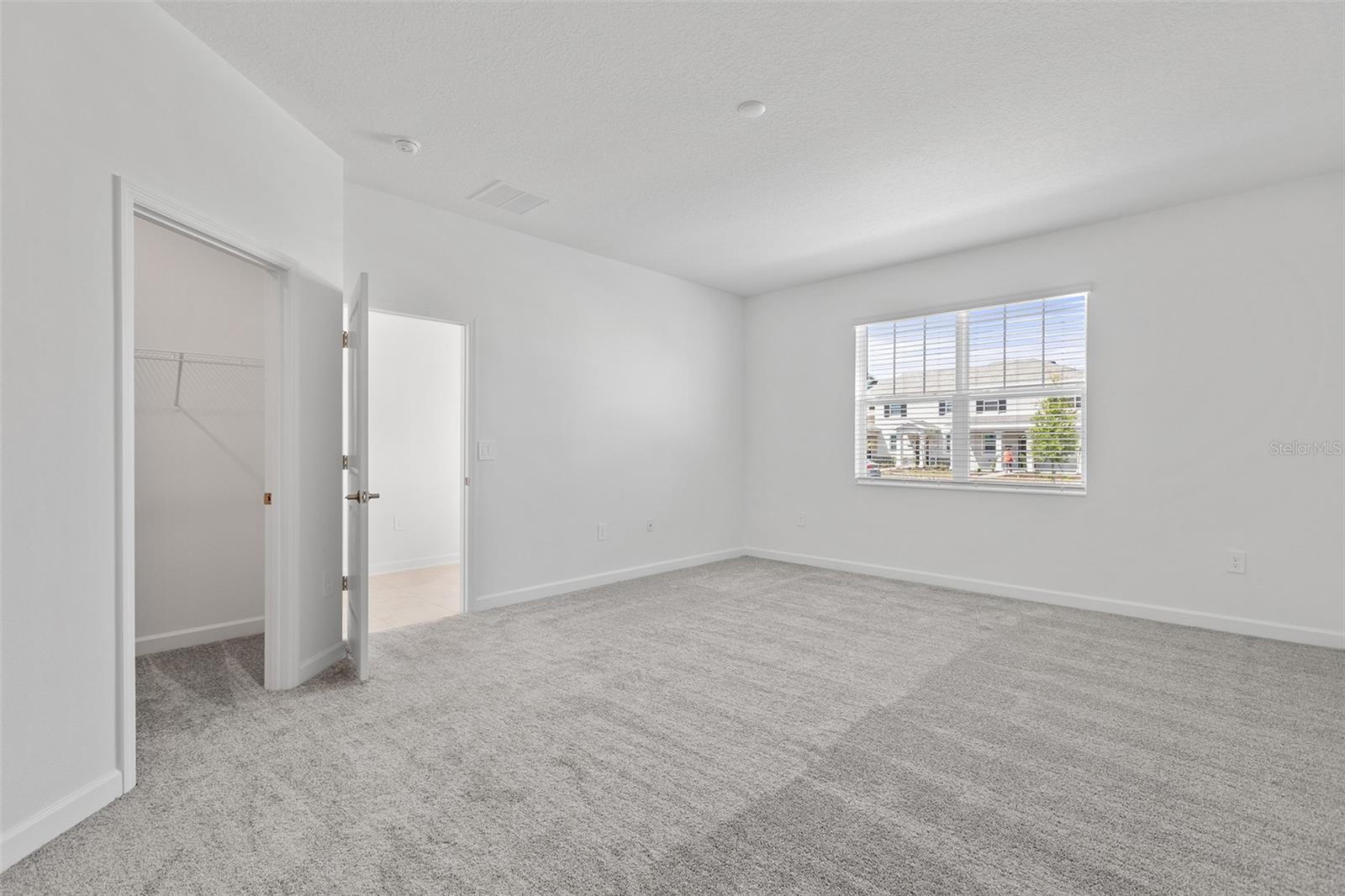 3039 Addison Blvd Property Photo 6