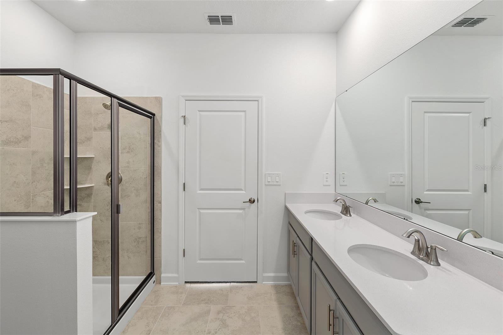 3039 Addison Blvd Property Photo 8