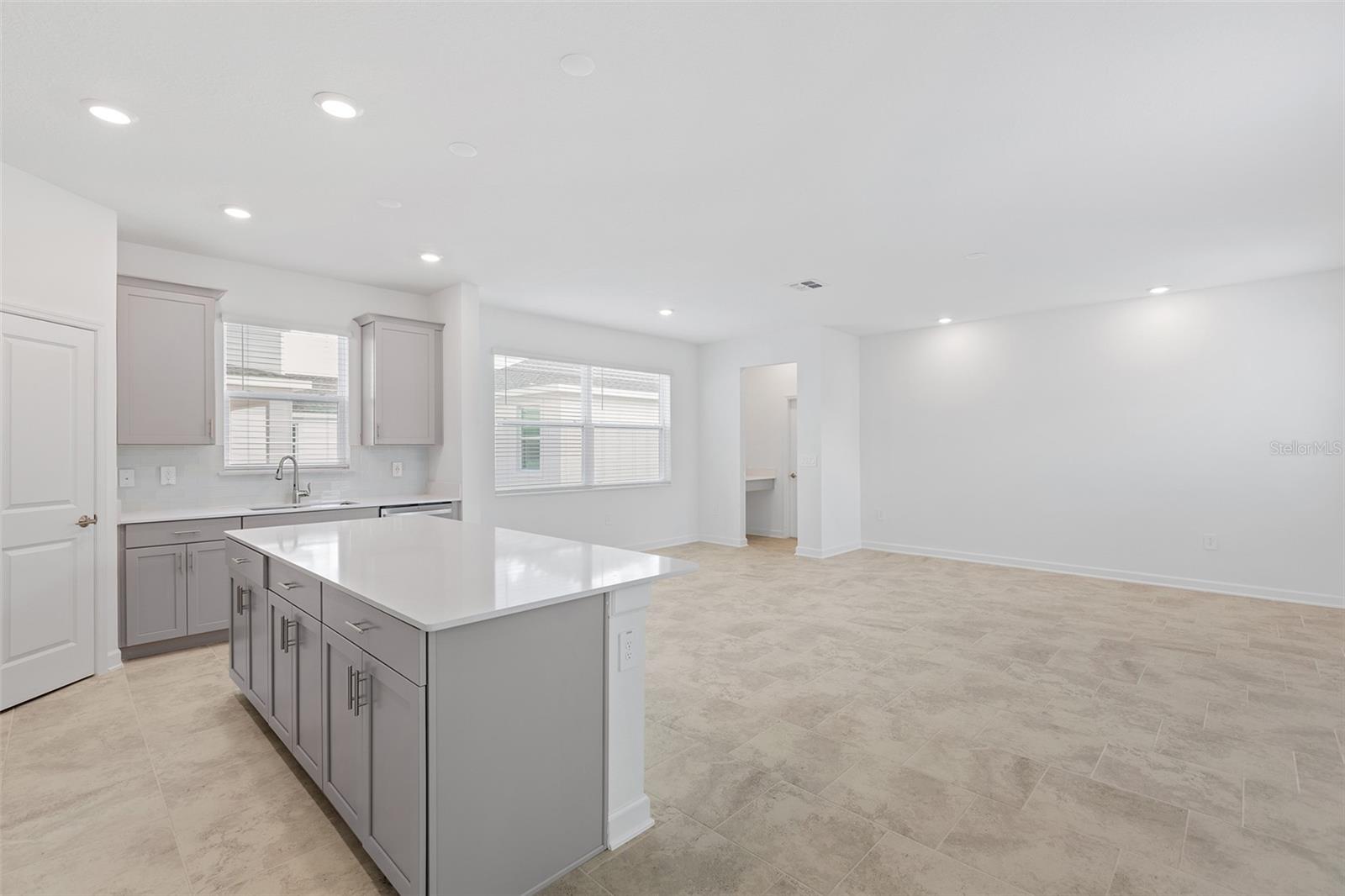 3039 Addison Blvd Property Photo 15