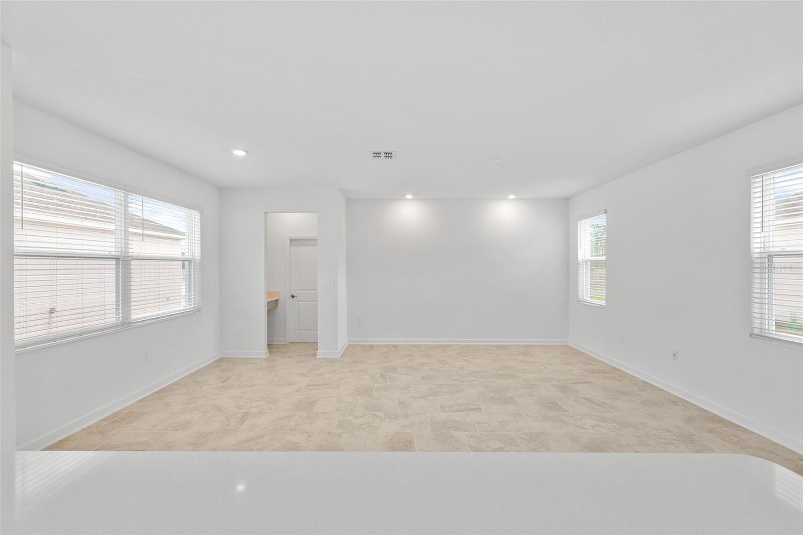 3039 Addison Blvd Property Photo 16