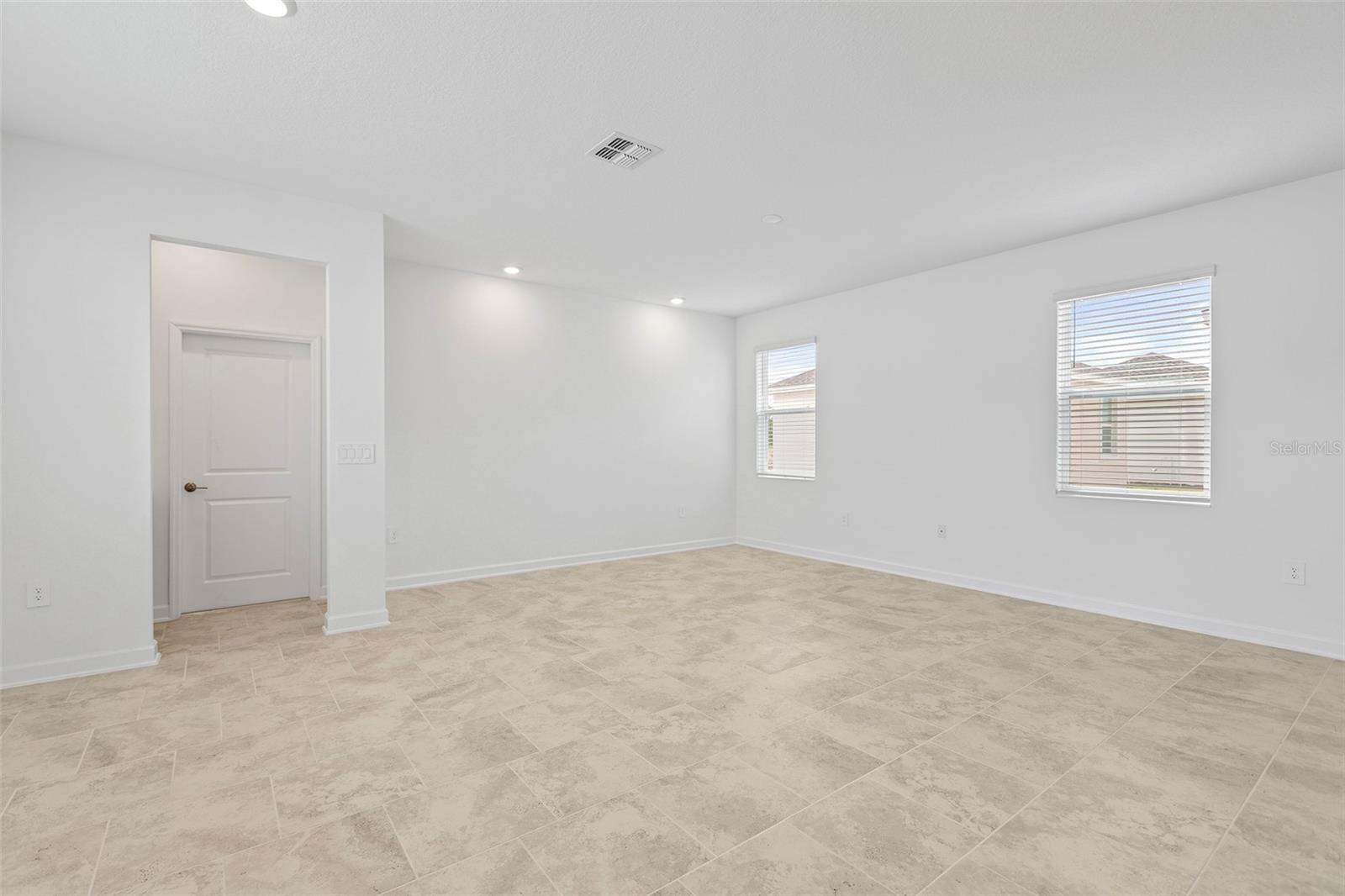 3039 Addison Blvd Property Photo 17